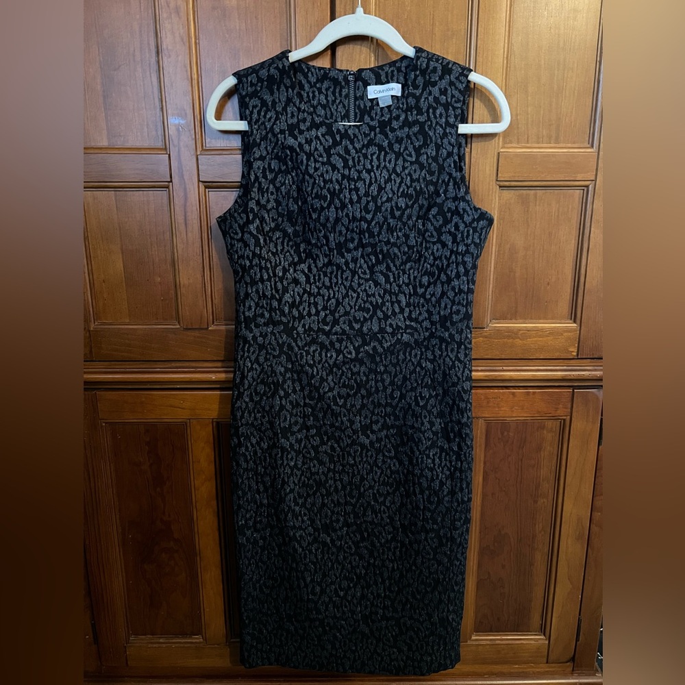 Calvin Klein sheath dress in black and navy subtle animal print. Size 8